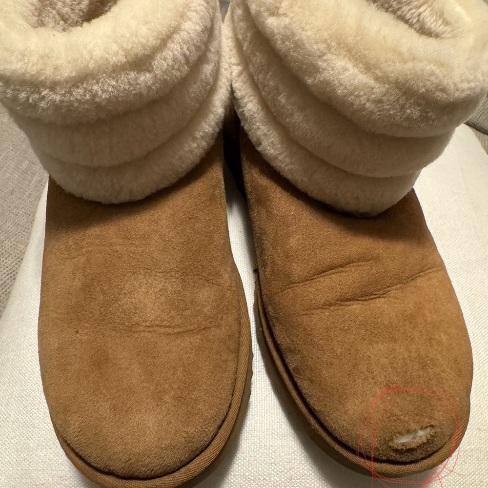 UGG Tan and Cream Sheepskin Boots - Picture 8 of 9